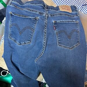 Levi's Women's Straight Leg Denim Jeans new